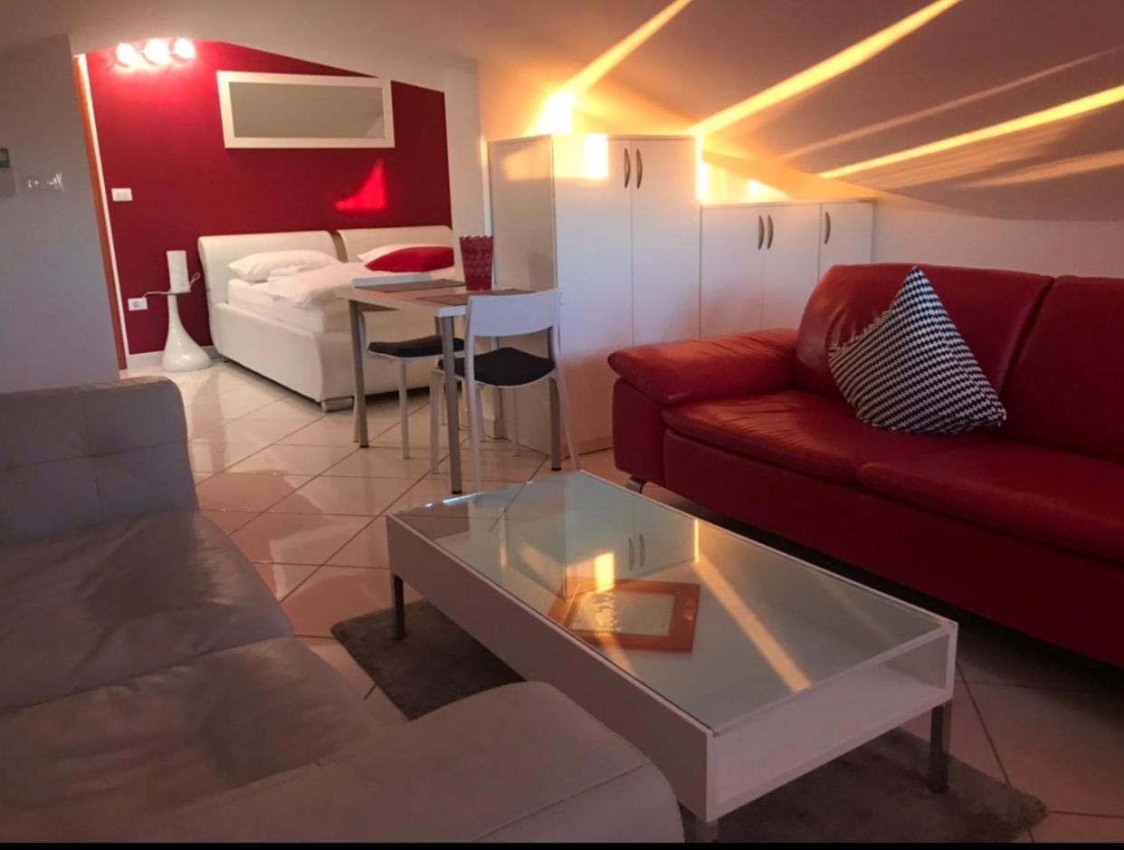 Apartments Villa Lili Umago Esterno foto