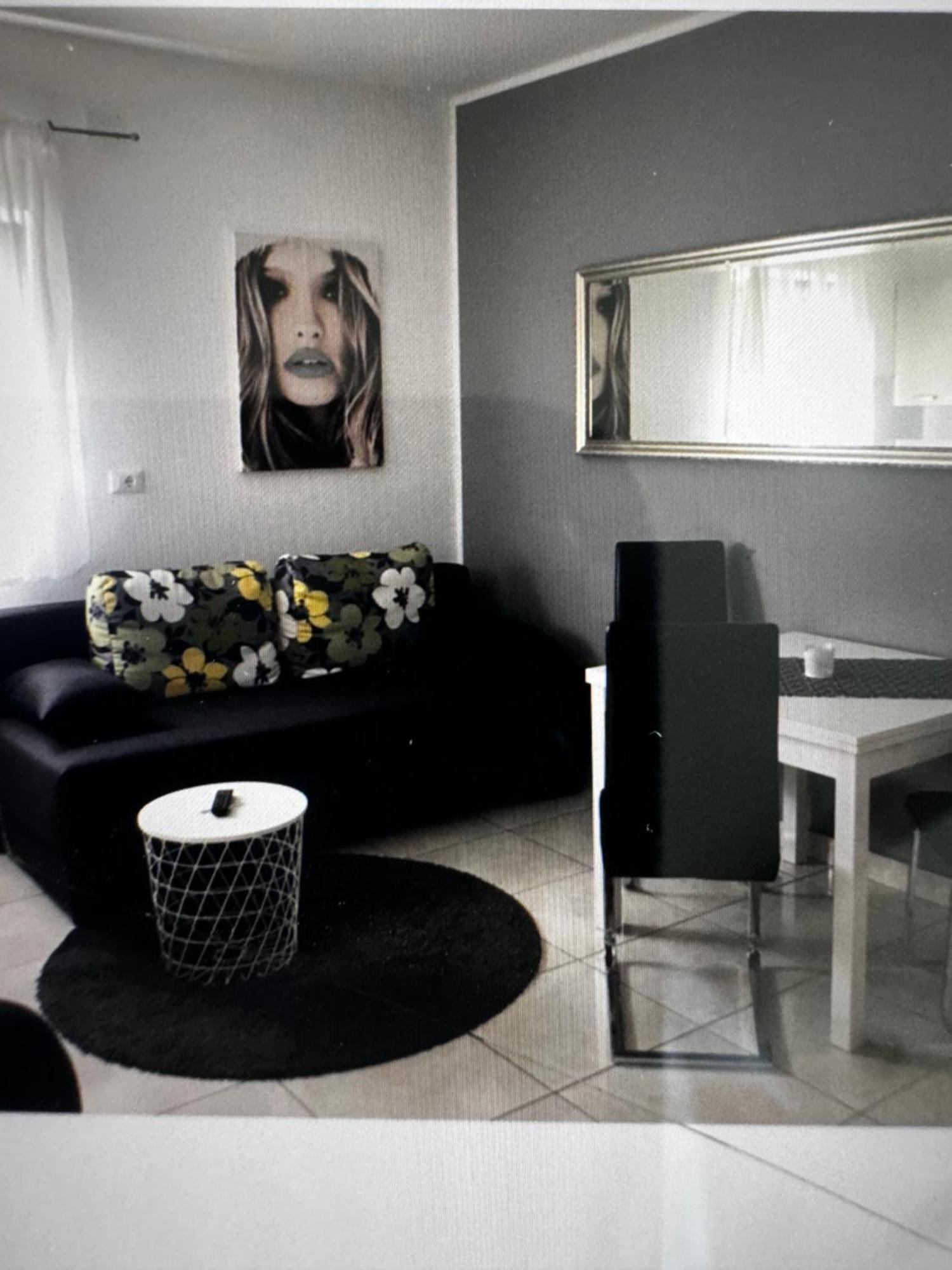 Apartments Villa Lili Umago Esterno foto