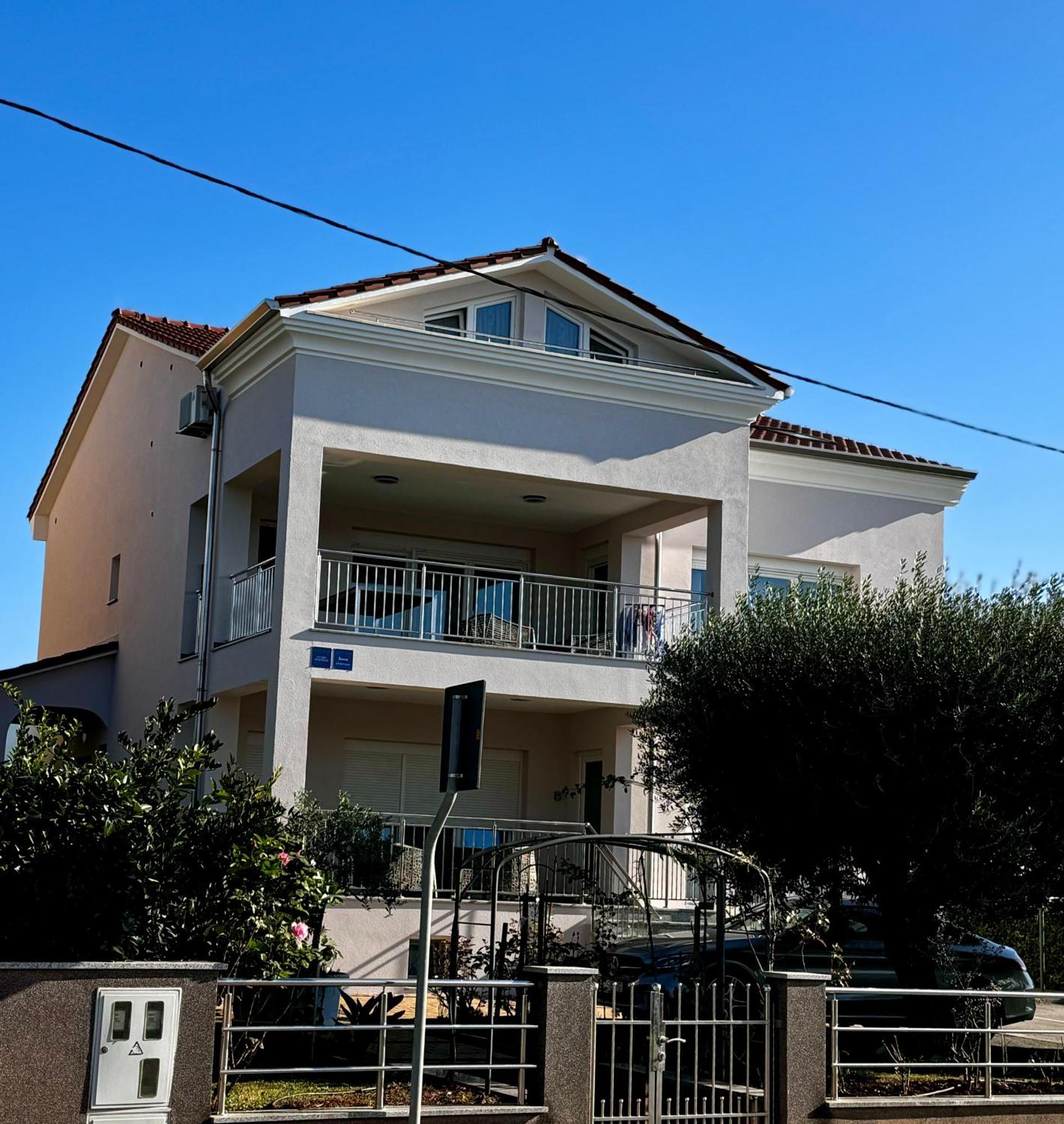 Apartments Villa Lili Umago Esterno foto